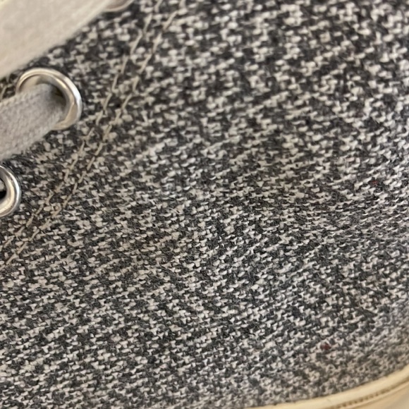 Converse shoes - Picture 4 of 7